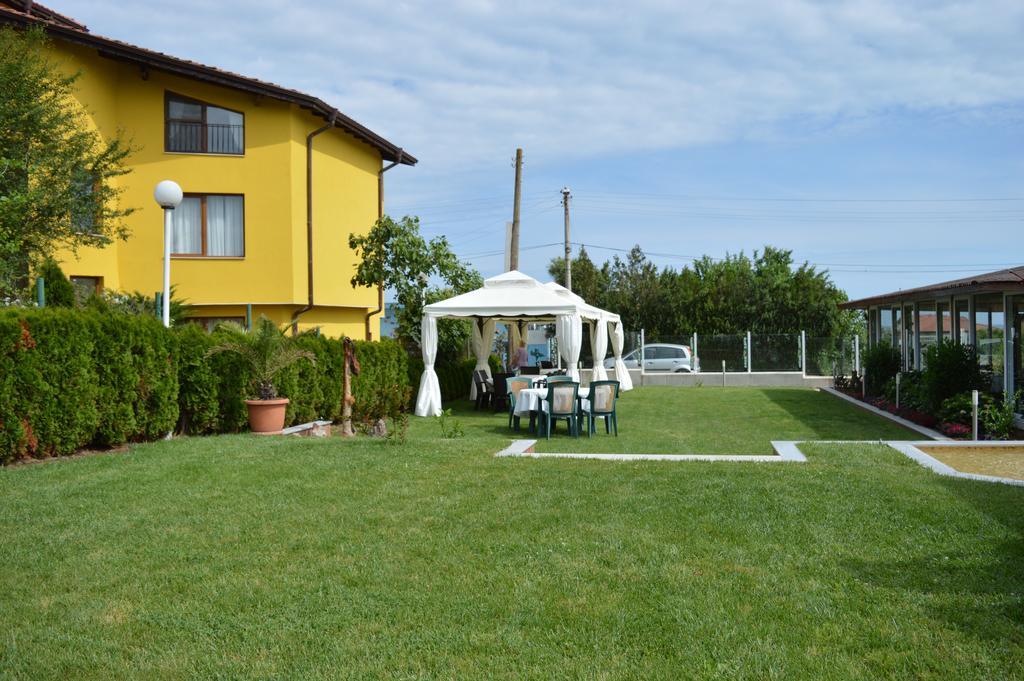 Zafo Hotel Sinemoretz Esterno foto